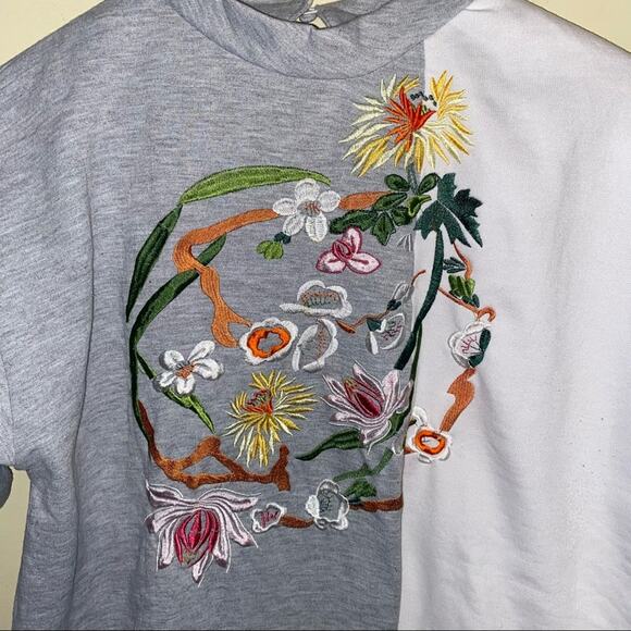 ASOS two tone floral embroidered crewneck 6 - Picture 3 of 8